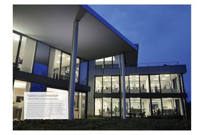 Layout mit Imageaufnahmen Gesamtprospekt der MediFox GmbH von Fotograf Daniel Möller Hannover