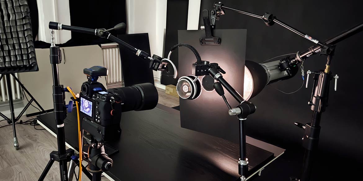 Making-of-Bild von Imageaufnahmen des Kopfhörers OAE2 von Grell im Studio 7. Stock Hannover mit Fotograf Daniel Möller