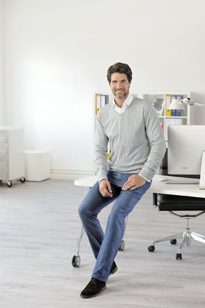 Anzeigenmotive für die MediFox GmbH, fotografiert im Studio 7. Stock Capitol Hochhaus Hannover von Fotograf für Geschäftskund:innen Daniel Möller