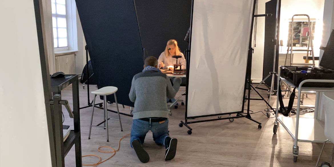 Making-of-Bild von Imageaufnahmen für Wertgarantie im Studio 7. Stock mit Fotograf Daniel Möller aus Hannover
