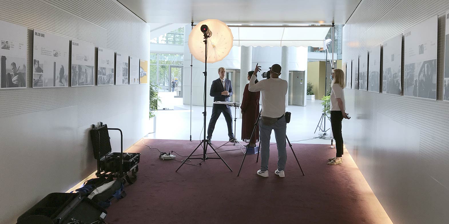 Making-of-Bild Businessportraits VHV Allegemeine Versicherung AG mit Fotograf mit Daniel Möller aus Hannover