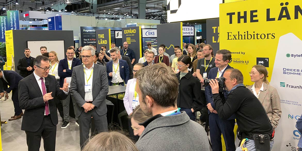 Making-of-Bild von Reportageaufnahmen des Messestands von Baden-Württemberg "The Länd" auf der HM 2026 mit Fotograf Daniel Möller aus Hannover
