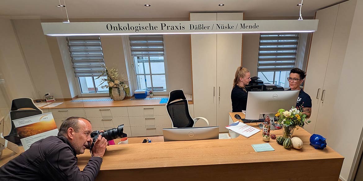Making-of-Bild von Imageaufnahmen für IPS Ihre Pflege Sachsen GmbH in Dresden mit Fotograf Daniel Möller aus Hannover