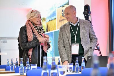 Reportageaufnahme von der Eröffnung "The Oat Factory" von frischli Milchwerke GmbH und H. & J. Brüggen KG von Fotograf Daniel Möller aus Hannover