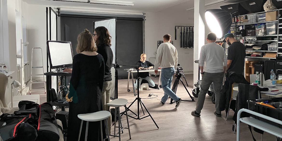 Making-of-Bild von Imageaufnahmen für Wertgarantie im Studio 7. Stock mit Fotograf Daniel Möller aus Hannover