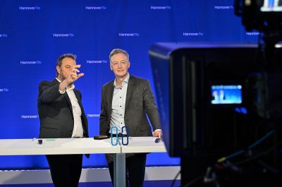 Reportageaufnahme der Bundespressekonferenz 2025 von Hannover Re von Fotograf Daniel Moeller aus Hannover