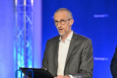 Reportageaufnahme der Bundespressekonferenz 2025 von Hannover Re von Fotograf Daniel Moeller aus Hannover
