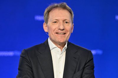 Reportageaufnahme der Bundespressekonferenz 2025 von Hannover Re von Fotograf Daniel Moeller aus Hannover