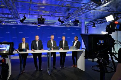 Reportageaufnahme der Bundespressekonferenz 2025 von Hannover Re von Fotograf Daniel Moeller aus Hannover