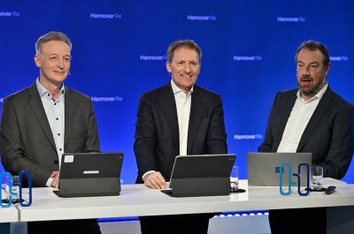 Reportageaufnahme der Bundespressekonferenz 2025 von Hannover Re von Fotograf Daniel Moeller aus Hannover