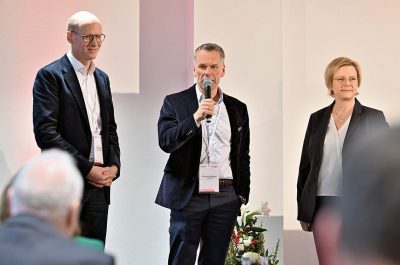 Reportageaufnahme von der Eröffnung "The Oat Factory" von frischli Milchwerke GmbH und H. & J. Brüggen KG von Fotograf Daniel Möller aus Hannover