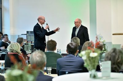 Reportageaufnahme von der Eröffnung "The Oat Factory" von frischli Milchwerke GmbH und H. & J. Brüggen KG von Fotograf Daniel Möller aus Hannover