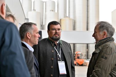 Reportageaufnahme von der Eröffnung "The Oat Factory" von frischli Milchwerke GmbH und H. & J. Brüggen KG von Fotograf Daniel Möller aus Hannover