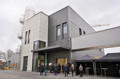 Reportageaufnahme von der Eröffnung "The Oat Factory" von frischli Milchwerke GmbH und H. & J. Brüggen KG von Fotograf Daniel Möller aus Hannover